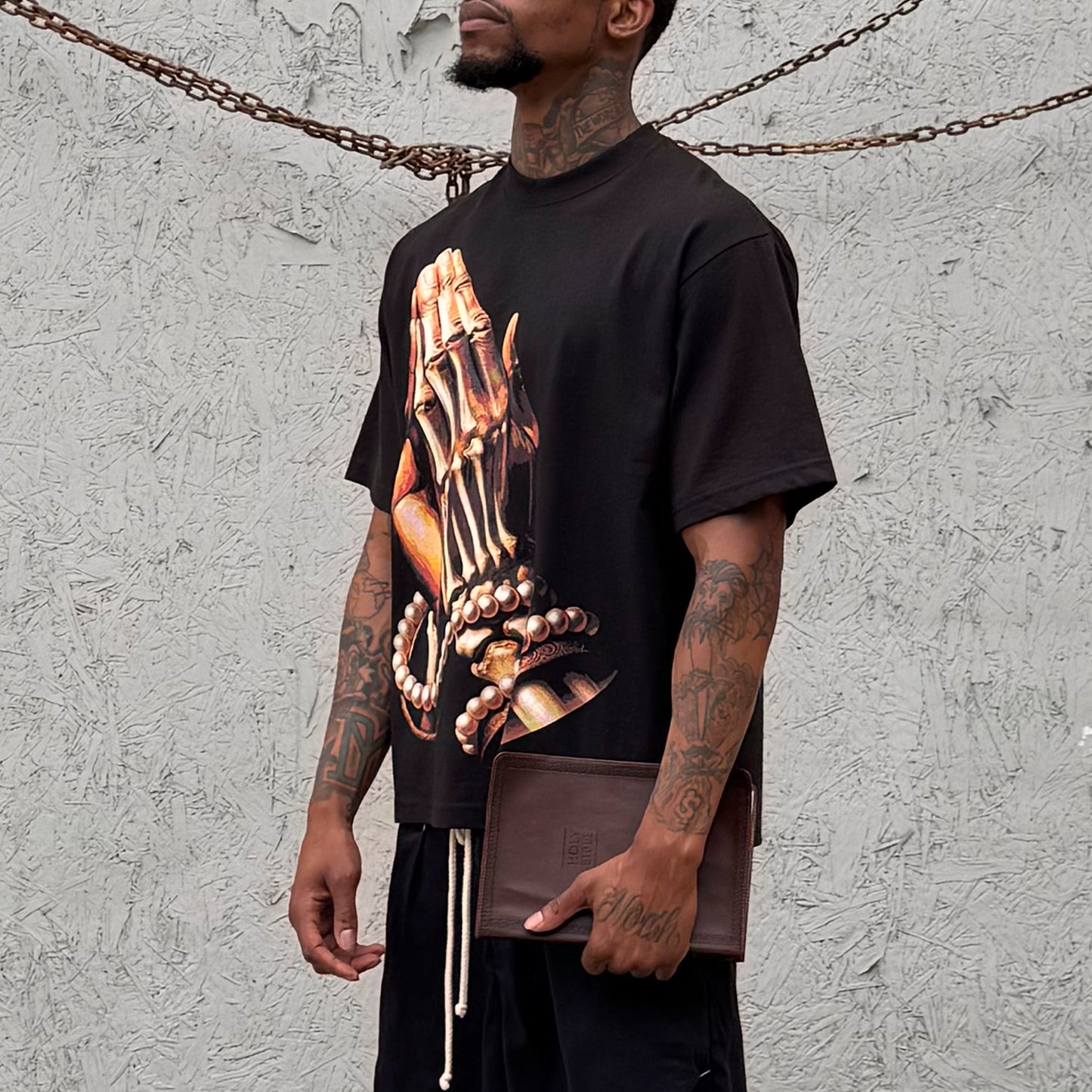 'Prayer in Pearls' Cropped Length Tee (Black)