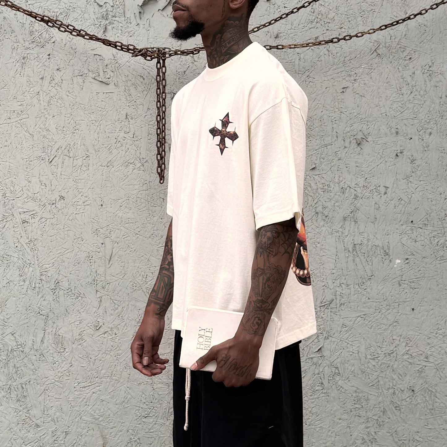 'Pray through the pain' Cropped Length Tee (cream)